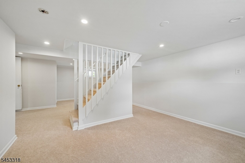 69 Broad St Property Photo 19
