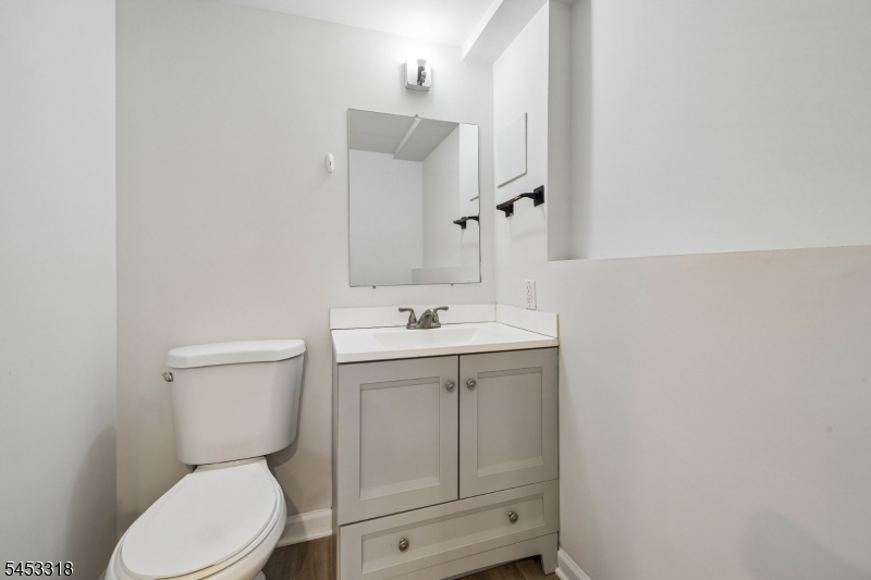 69 Broad St Property Photo 26