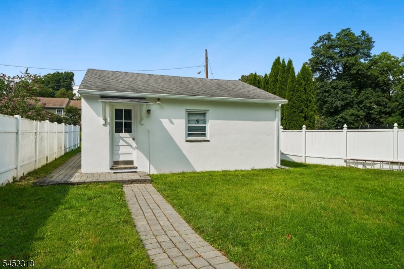 69 Broad St Property Photo 31