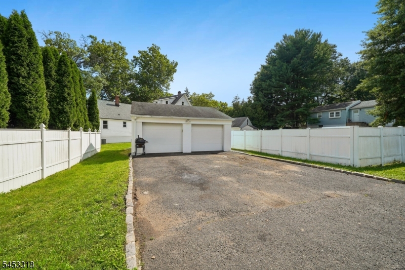 69 Broad St Property Photo 32