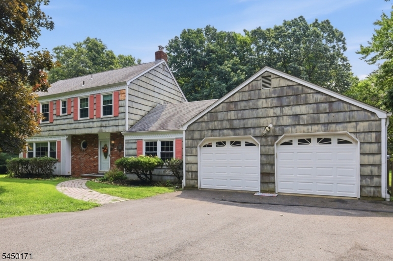 745 Backhus Estate Rd Property Photo 1