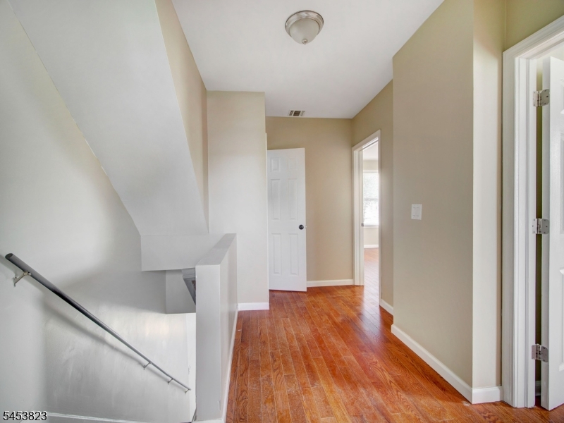 858 Lyons Ave Property Photo 11