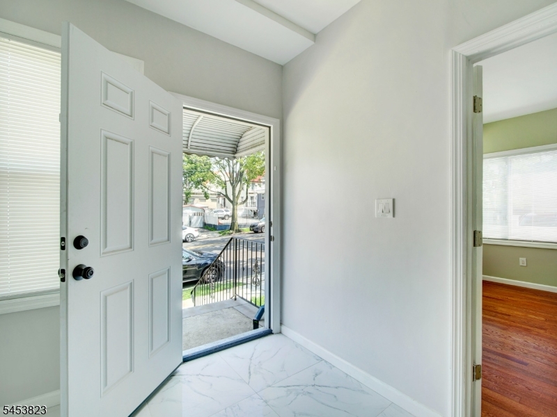 858 Lyons Ave Property Photo 12