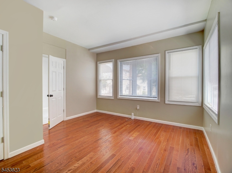 858 Lyons Ave Property Photo 13