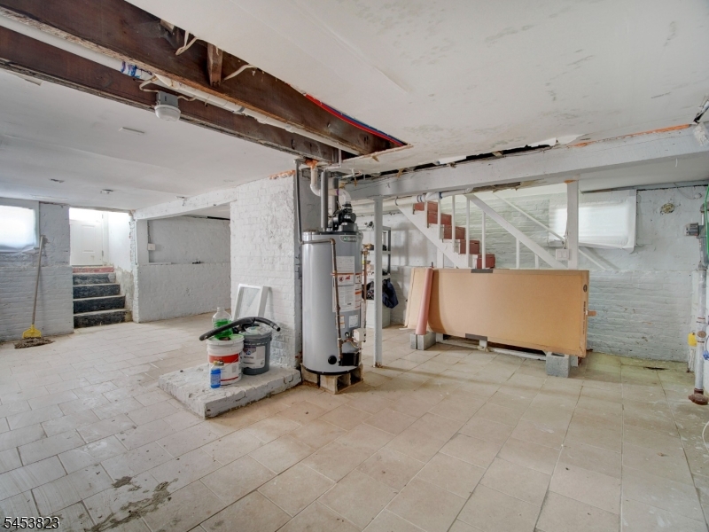 858 Lyons Ave Property Photo 17