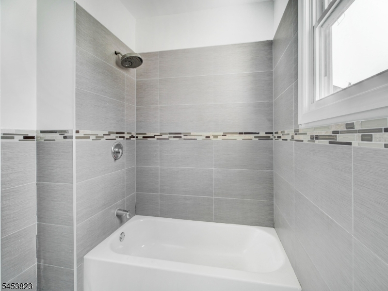 858 Lyons Ave Property Photo 18