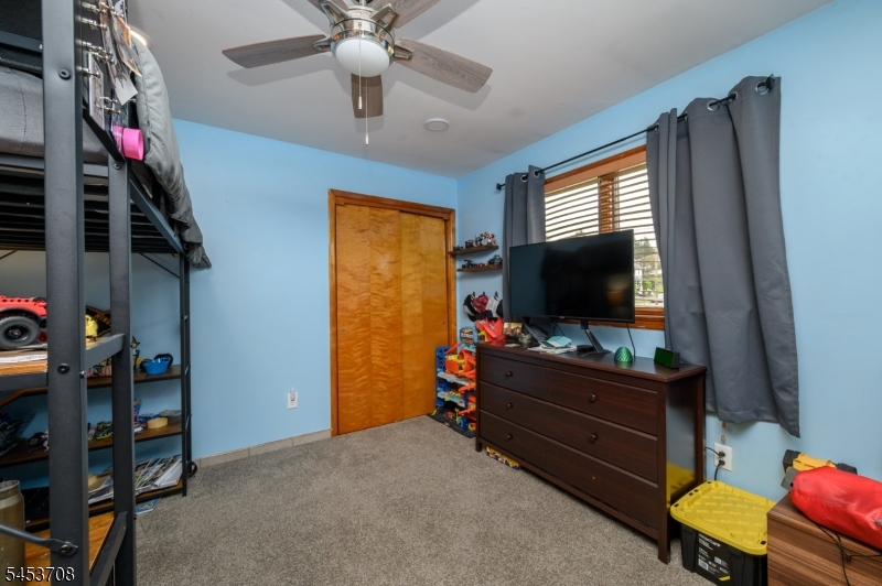 120 Allen St Property Photo 29