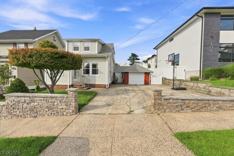 114 Melrose Ave Property Photo 3