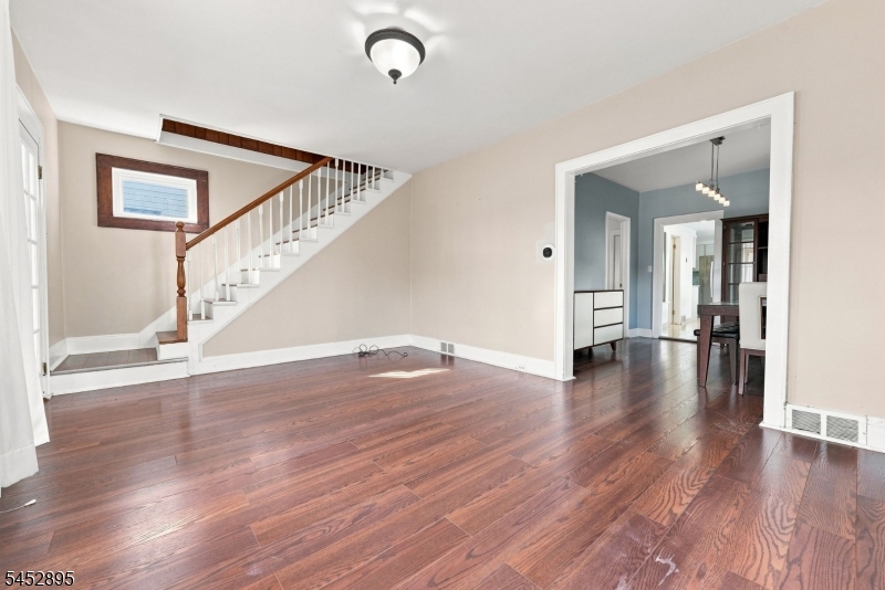 114 Melrose Ave Property Photo 4
