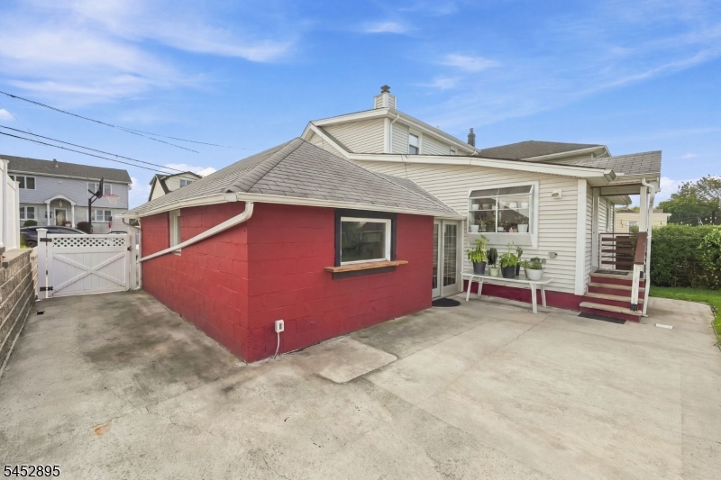 114 Melrose Ave Property Photo 36