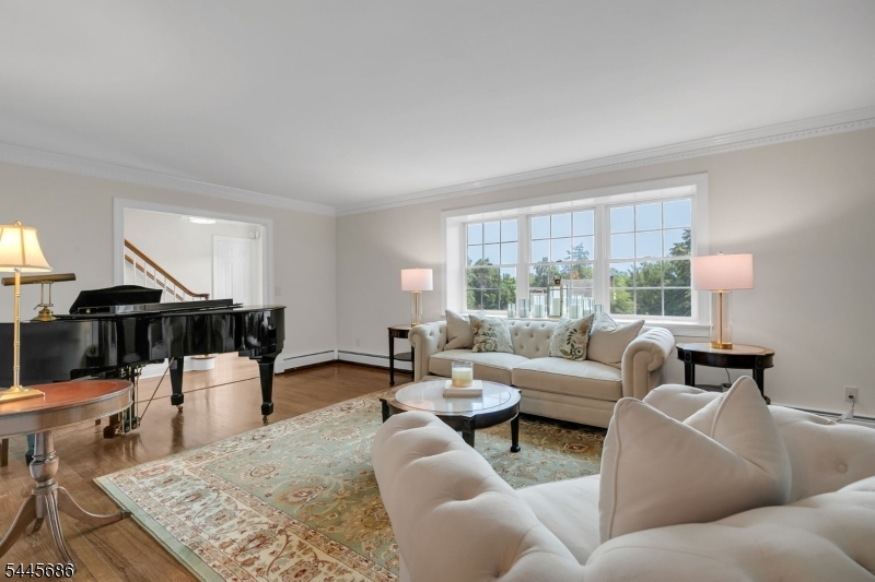 87 Peachtree Rd Property Photo 5
