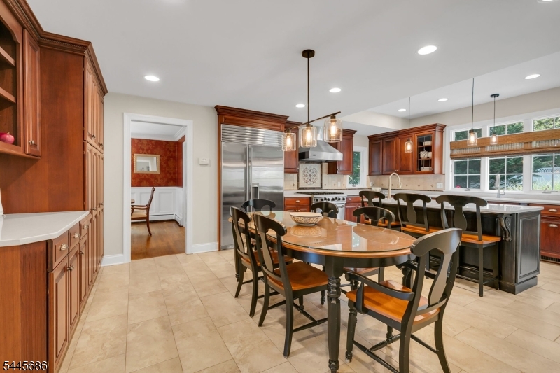 87 Peachtree Rd Property Photo 13