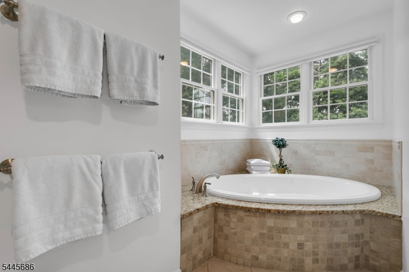 87 Peachtree Rd Property Photo 25