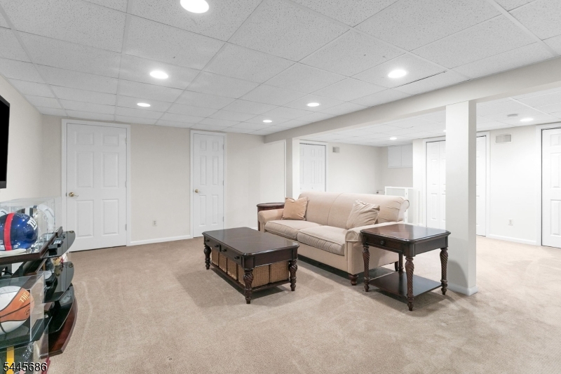 87 Peachtree Rd Property Photo 33