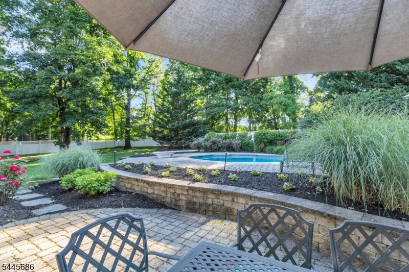 87 Peachtree Rd Property Photo 37