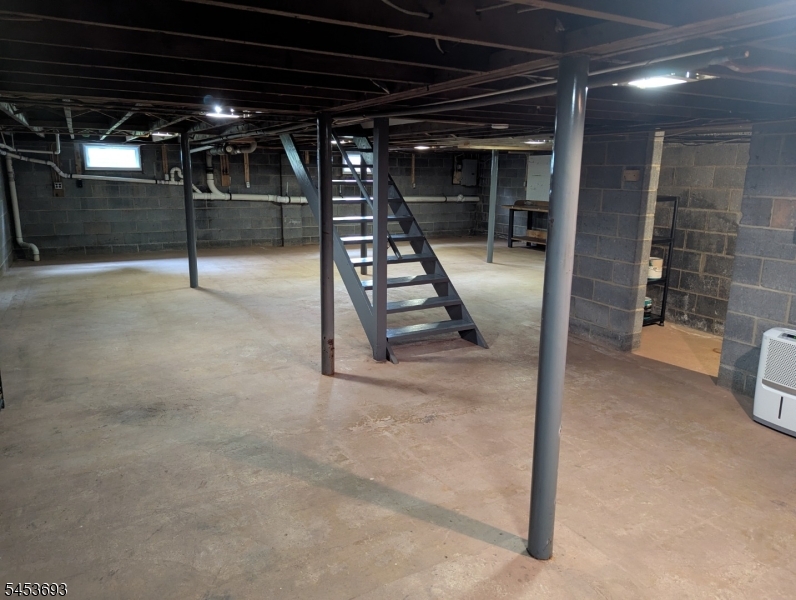 537 Us Highway 22 West Property Photo 18