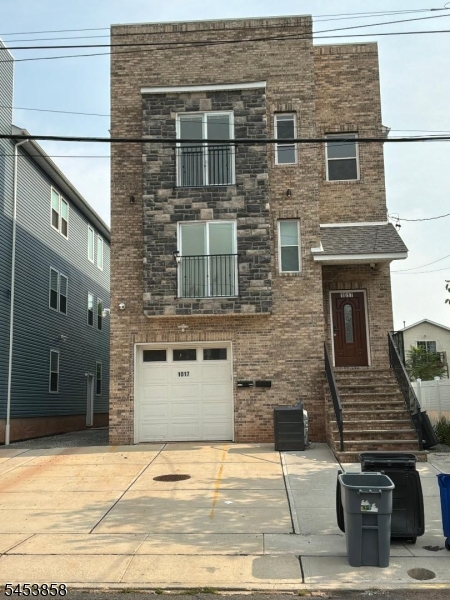 1017 Laura St Property Photo 1