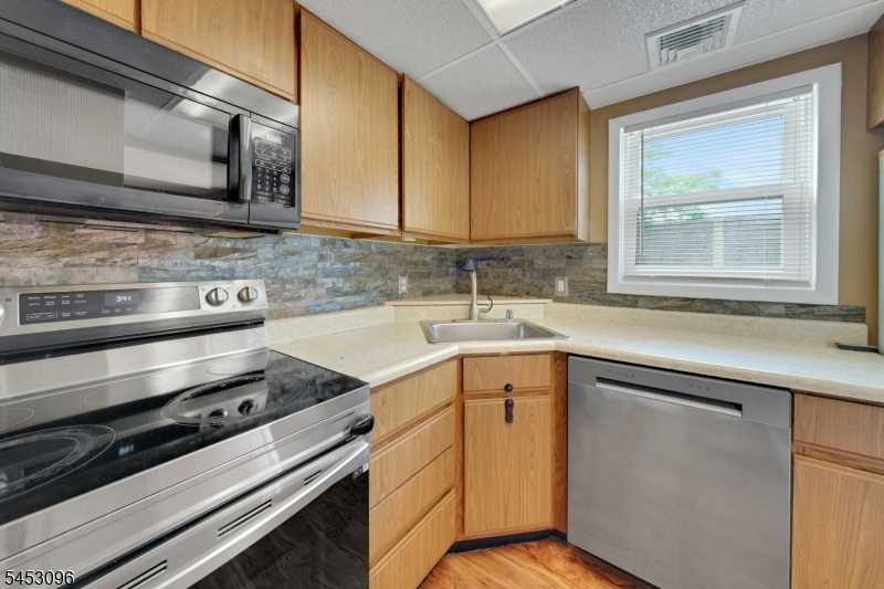 150 Maple Ave Property Photo 28