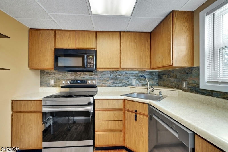150 Maple Ave Property Photo 29