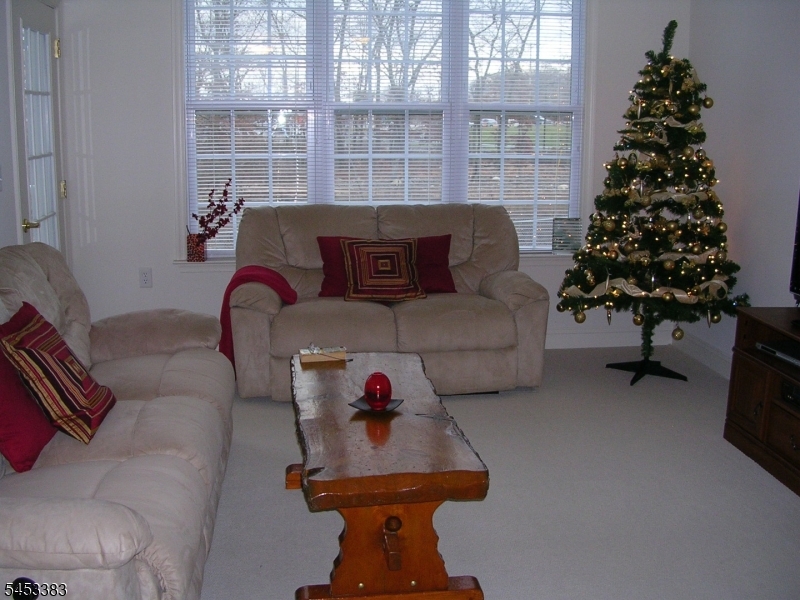 1203 Wharton Ct Property Photo 5