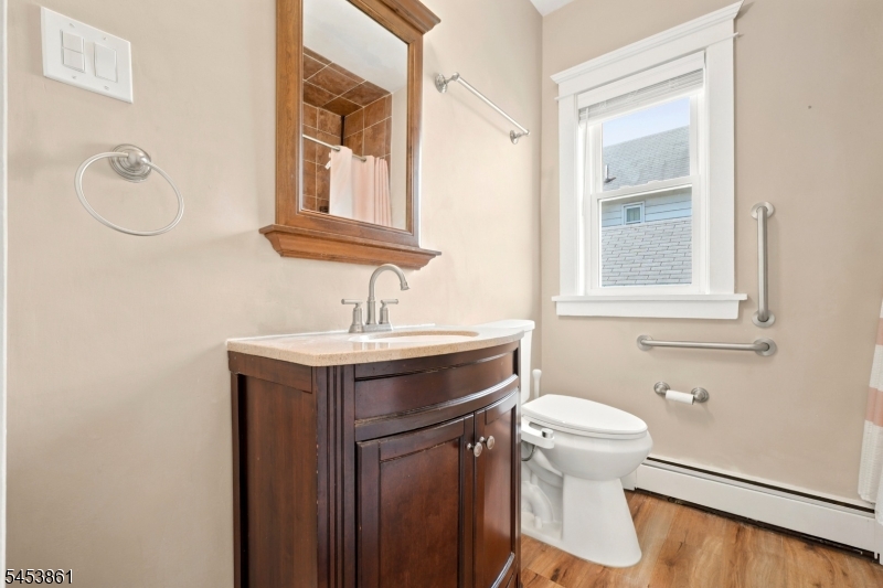 565 Grace Ave Property Photo 30