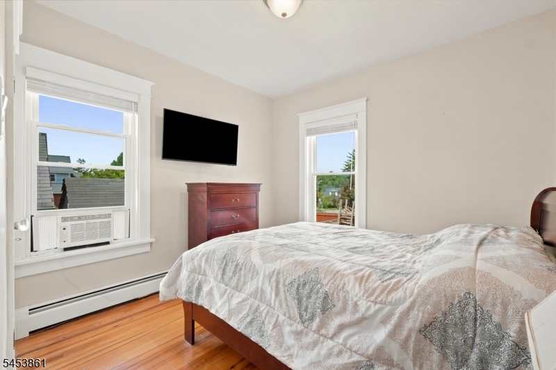 565 Grace Ave Property Photo 32