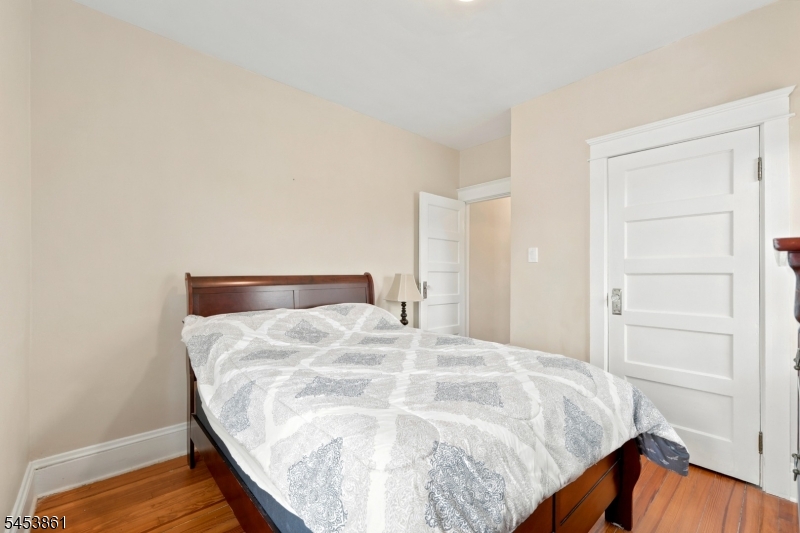 565 Grace Ave Property Photo 33