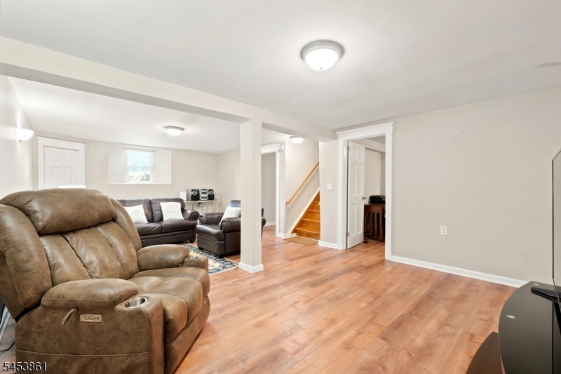 565 Grace Ave Property Photo 35