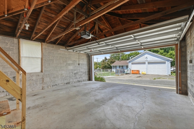 565 Grace Ave Property Photo 48