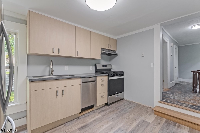 4 Maple St Property Photo 3