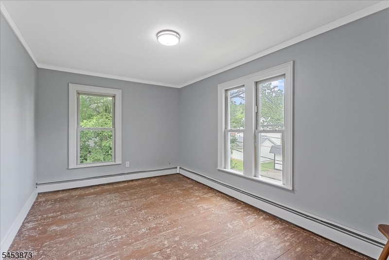 4 Maple St Property Photo 6