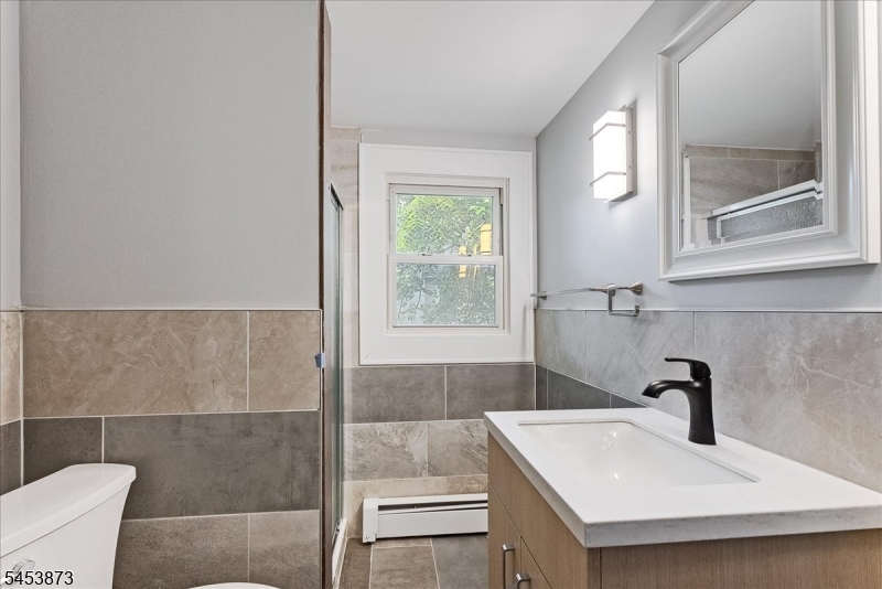 4 Maple St Property Photo 10