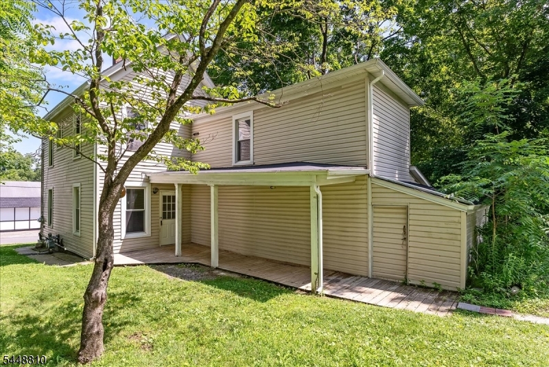 4 Maple St Property Photo 13