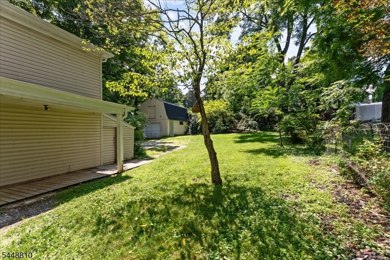 4 Maple St Property Photo 15