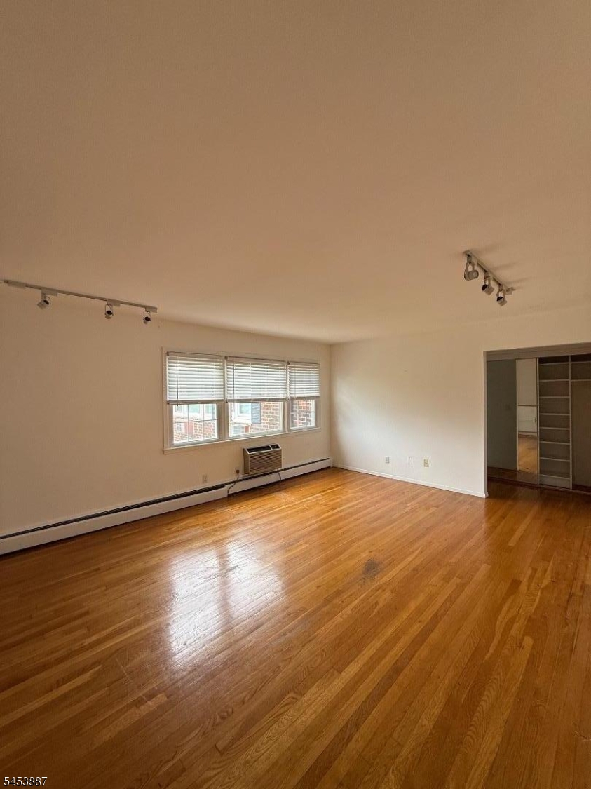 307 Pitney Pl 307 Property Photo 2