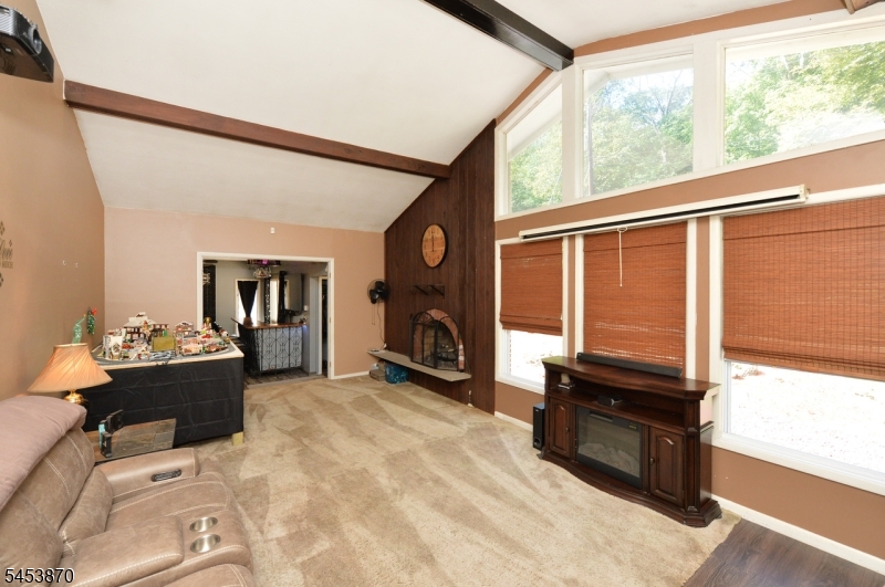 5 Woodlawn Dr Property Photo 12
