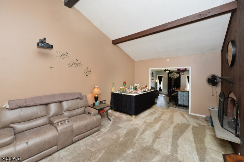5 Woodlawn Dr Property Photo 14