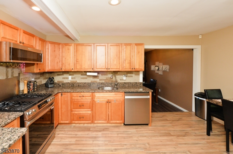 5 Woodlawn Dr Property Photo 17