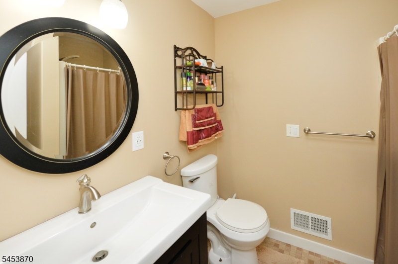 5 Woodlawn Dr Property Photo 30