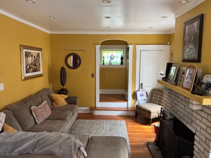68 Peachtree Rd Property Photo 4