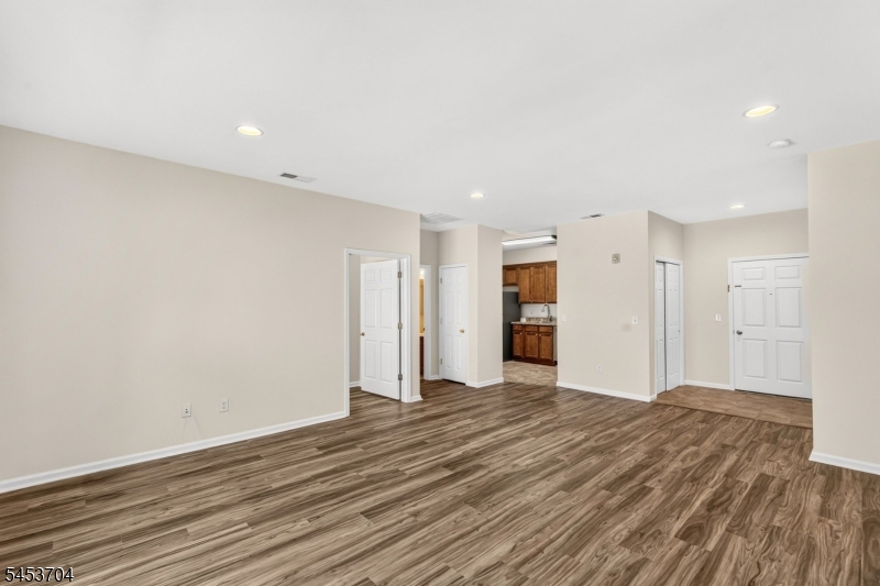 62 W Main St 204 Property Photo 6