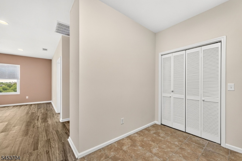 62 W Main St 204 Property Photo 9