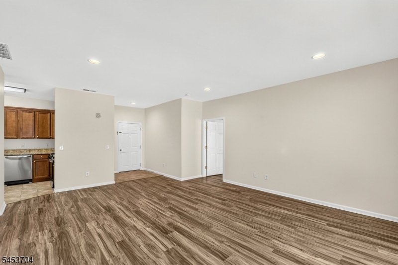 62 W Main St 204 Property Photo 12