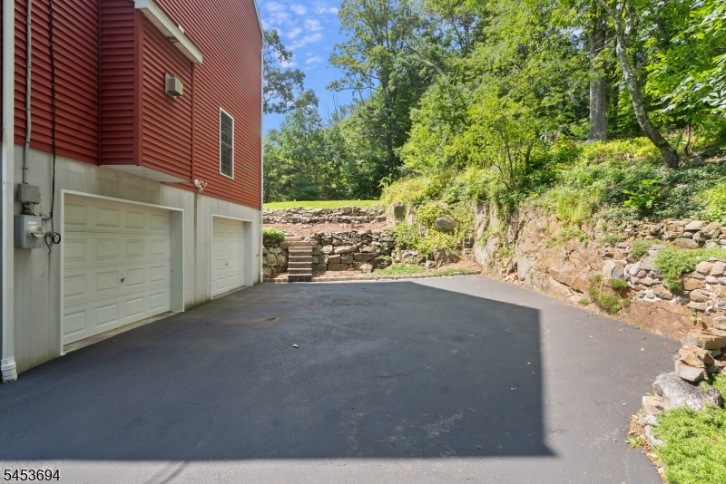 1585 Macopin Rd Property Photo 43