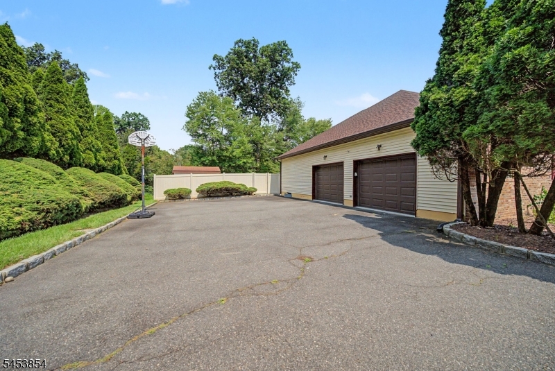 2 Birchwood Ct Property Photo 4
