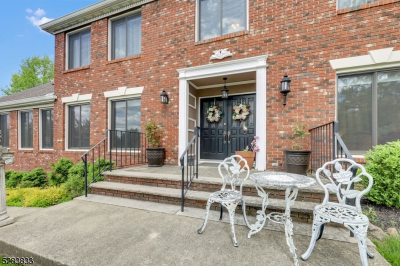 60 Ivy Pl Property Photo 2