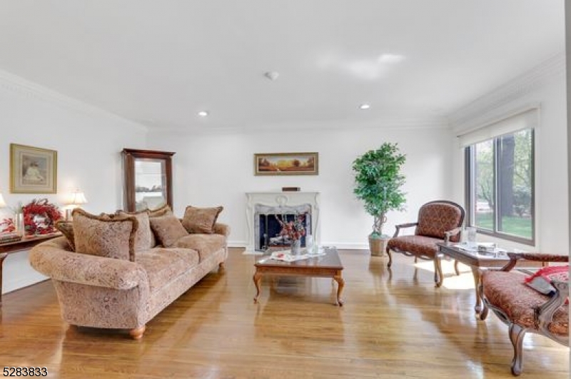 60 Ivy Pl Property Photo 8