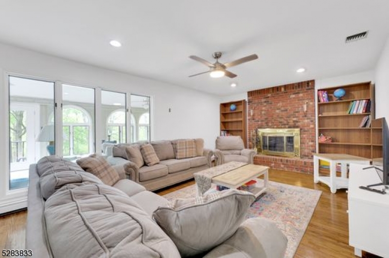 60 Ivy Pl Property Photo 12