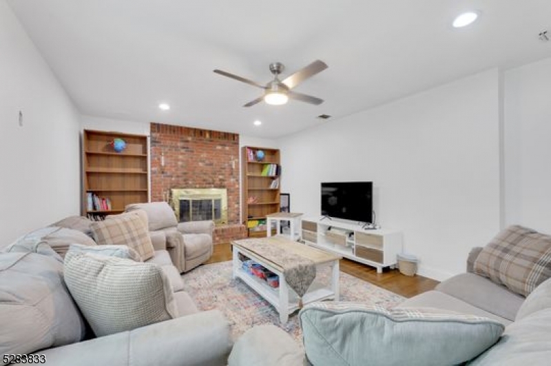 60 Ivy Pl Property Photo 13