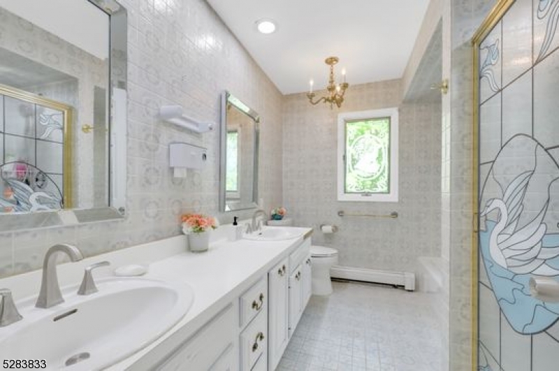 60 Ivy Pl Property Photo 34
